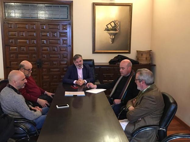 Tres placentinos promueven una fundación para reformar las casas de los más necesitados