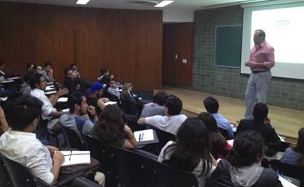 Francisco Hipólito expone en México su trabajo en el ámbito del patrimonio cultural accesible