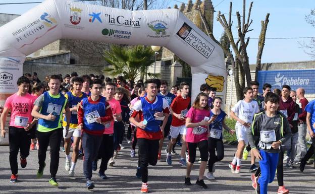 Participar en los '10.000 metros de la Vinosilla' ayudará a Aunex y Vicente Ferrer