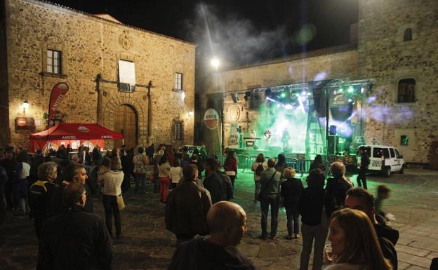 Un festival solidario de Accem visibiliza la realidad de los refugiados