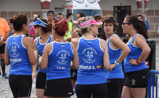 ADS Extremadura celebró este sábado una carrera nocturna solidaria en Badajoz