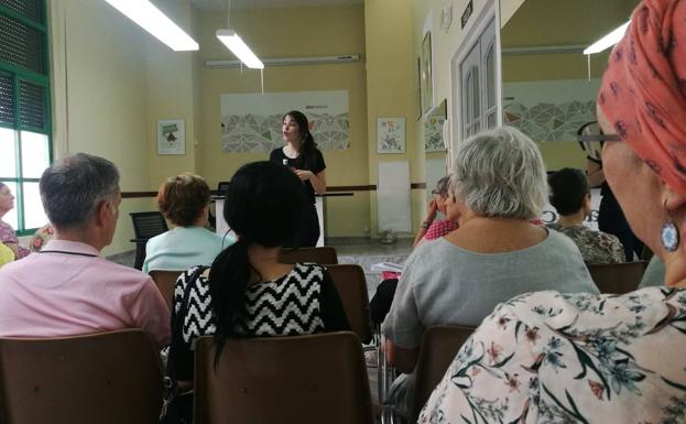 La AECC Cáceres organizó un taller sobre alimentación, verano y cáncer