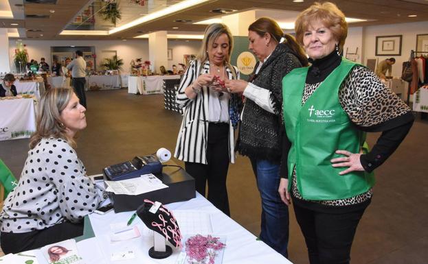 La AECC Badajoz hace un llamamiento en busca de voluntarios