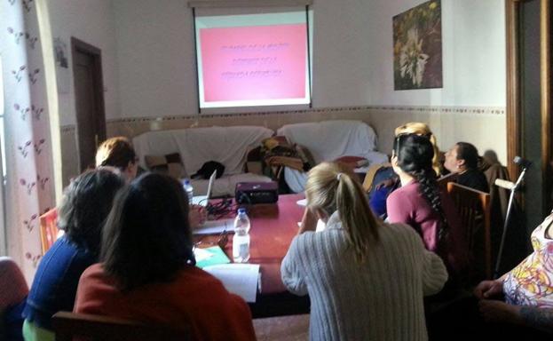 Usuarias de Apoyat participarán en un programa de radio terapéutico
