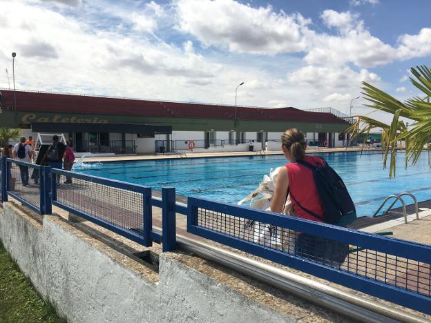 El polideportivo de Almendralejo se dotará de desfibriladores automáticos