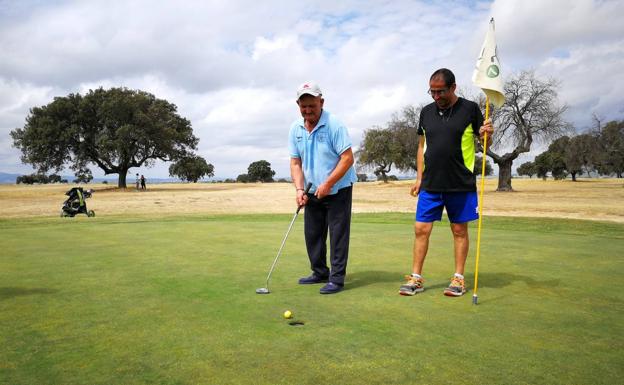 Mensajeros de la Paz organiza un torneo de golf adaptado con todas las escuelas extremeñas