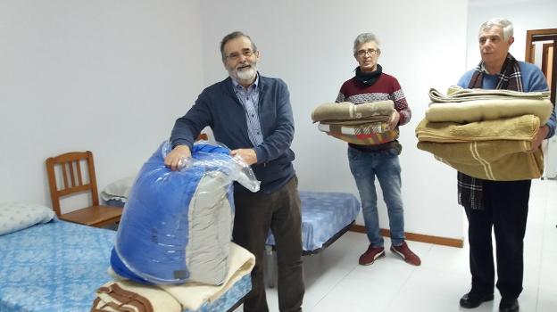 El centro temporal de Cáritas para personas sin hogar en Badajoz reabre tres meses