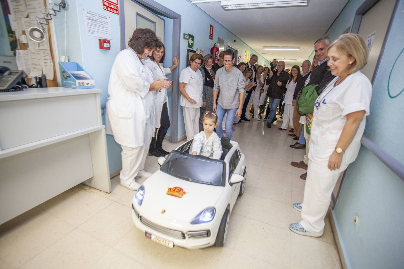 Los Reyes Magos dejan dos coches eléctricos infantiles en el hospital San Pedro de Alcántara de Cáceres