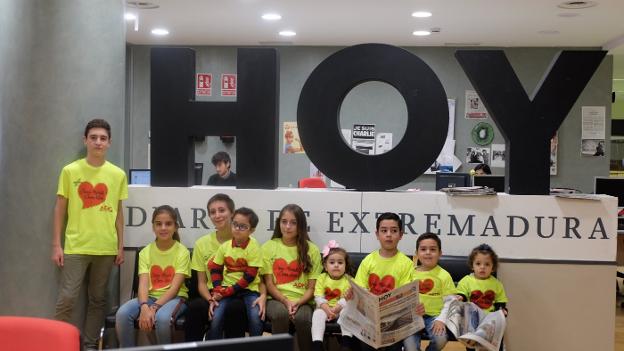 ADMO edita cinco mil calendarios para seguir reclutando donantes de médula