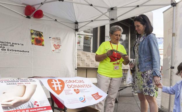 Extremadura incorpora 2.045 donantes de médula y llega a los 11.227