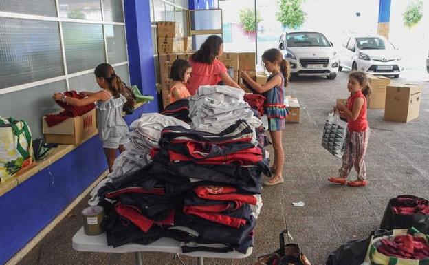 El Ayuntamiento de Fregenal recoge ropa para familias necesitadas