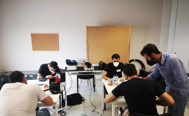 Fundación Secretariado Gitano retoma una formación de instalación de fibra óptica en Badajoz