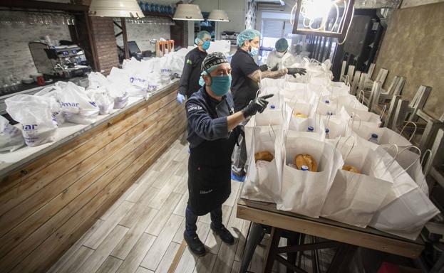 Acocyrex premia a las plataformas 'MiMenú' y 'Cocinamiento solidario' por su labor durante la pandemia