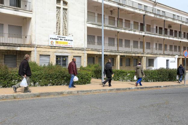 La Junta se plantea realojar a los sintecho del albergue en viviendas