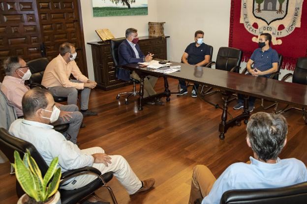 El alcalde de Plasencia garantiza que habrá ayudas para el autobús urbano