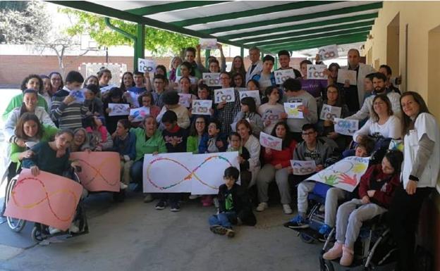 El centro Nuestra Señora de la Luz presenta un programa para informar que las personas con discapacidad son iguales en derechos