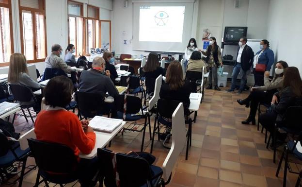 Los inspectores de centros y establecimientos sanitarios de la Junta se forman en accesibilidad universal