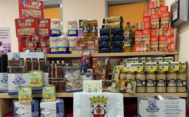 El Ayuntamiento de Fuente del Maestre reparte 150 lotes de alimentos