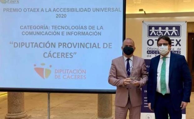 La Diputación de Cáceres recoge el Premio de accesibilidad universal de OTAEX