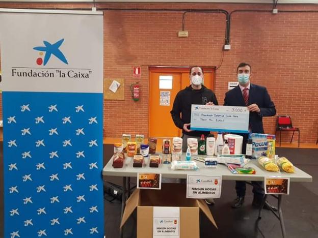 Reparten 60 paquetes de comida a familias necesitadas de Villanueva de la Vera