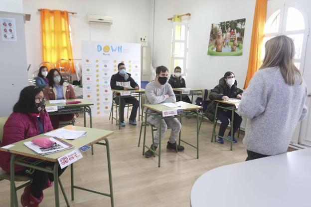 Down Mérida forma a siete chicos para trabajar en empresas de la ciudad