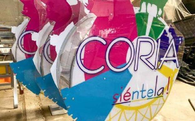 Instalan contenedores solidarios en Coria y en sus pedanías para depositar tapones de plástico