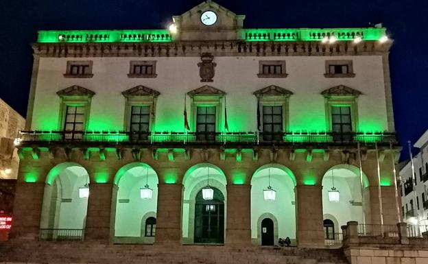 La región se ilumina de verde para visibilizar la ELA