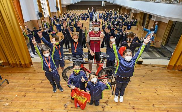 La escuela ciclista de Fundación CB Integra Team continuará activa en agosto