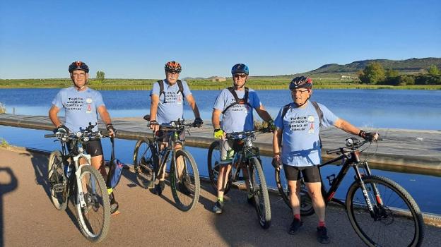 Cuatro jubilados harán 825 kilómetros del Camino de Santiago a beneficio de AOEX