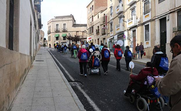 Cocemfe Cáceres invita a notificar incidencias de accesibilidad en el entorno y acceso a los recursos sociosanitarios