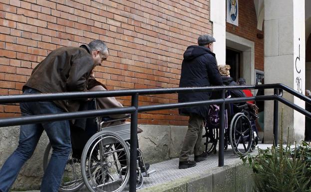 El secretario de Estado de Derechos Sociales pone como ejemplo a «imitar» la campaña de Extremadura sobre accesibilidad