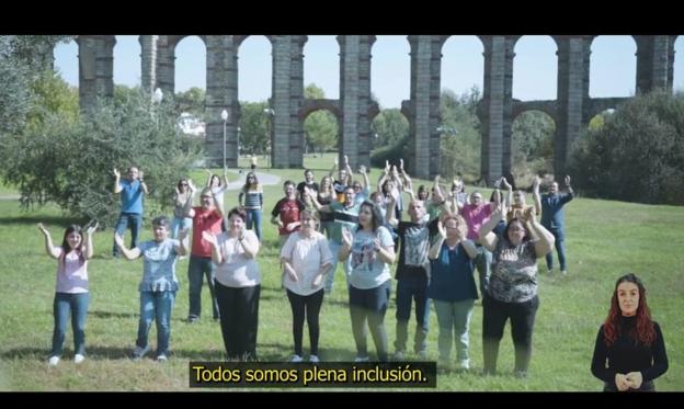Plena inclusión Extremadura lanza el videoclip «Mundo compartido», protagonizado por personas con discapacidad intelectual que reivindican la Accesibilidad Cognitiva