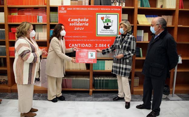 El Banco de Alimentos de Badajoz recibe 2.084 euros de la campaña 'Recursos más que humanos'