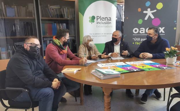 Plena inclusión Extremadura y la Junta de Extremadura convocan los premios Oacex 2022 a la Accesibilidad Cognitiva en Extremadura