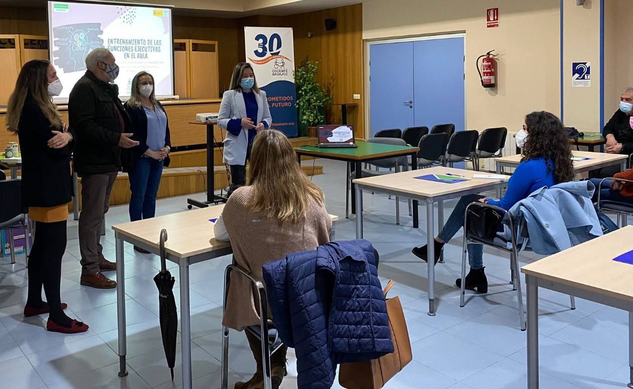 Docentes portugueses reciben en COCEMFE formación educativa para personas con discapacidad
