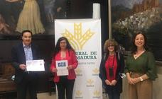 Caja Rural de Extremadura y Cocemfe Badajoz colaboran en un servicio de apoyo a la participación social de discapacitados