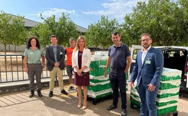 Mercadona se compromete donar más alimentos al Centro de Acogida de Cáritas en Plasencia