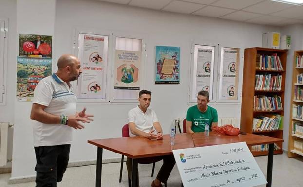Puebla de la Calzada recauda 5.106 euros para ELA Extremadura