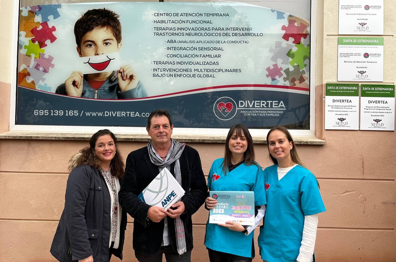 ANPE donará a Divertea los beneficios de su canción homenaje a los docentes extremeños