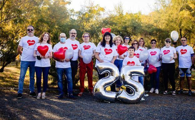 Fotografías de pacientes infantiles protagonizan el calendario solidario de ADMO 2023