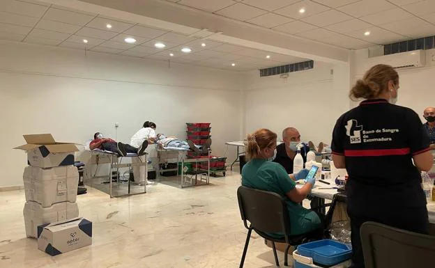 El Banco de Sangre de Extremadura espera recoger en el mes de enero unos 2.000 litros de plasma