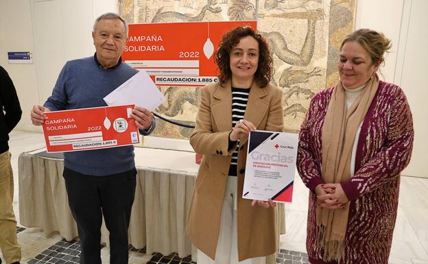 La Diputación de Badajoz entrega a Cruz Roja el importe recaudado con la campaña 'un paseo saludable y solidario'