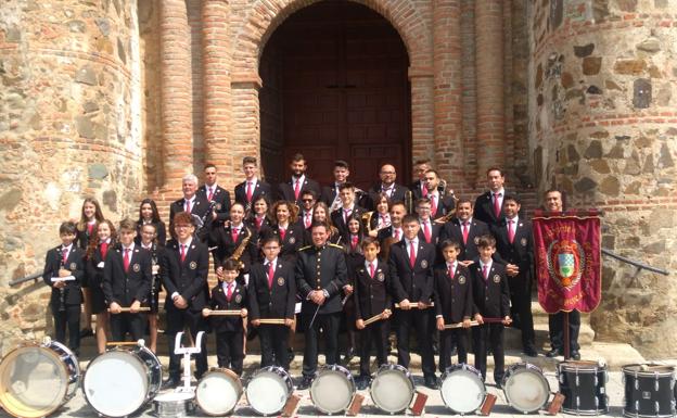 La B.M.M. de Talarrubias completa una Semana Santa cargada de actos