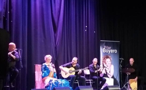 Pilar Boyero deslumbra en la noche talayuelana