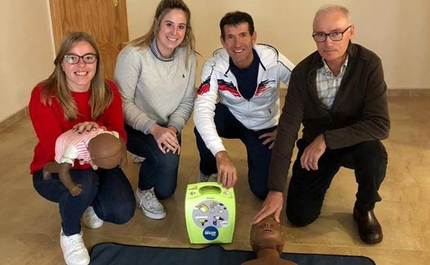Personal del Ayuntamiento se forma en el manejo del desfibrilador