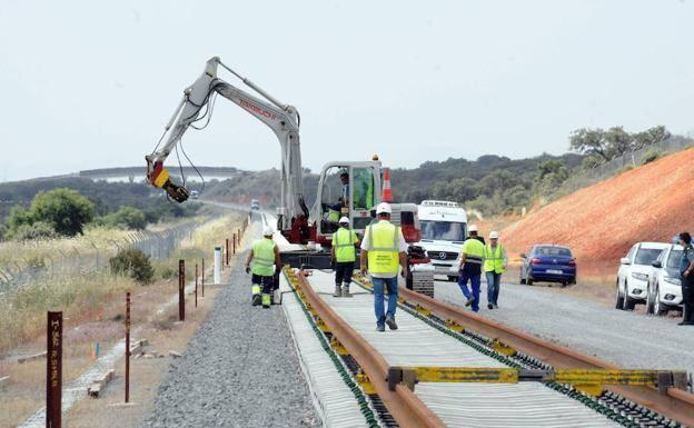 Adif inicia las expropiaciones para el AVE entre el río Tiétar y Malpartida