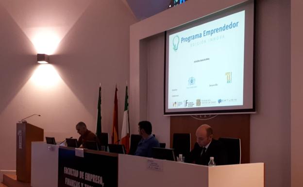 Philip Morris y la UEx, juntos por el tabaco del siglo XXI