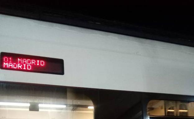 Una nueva avería en un tren deja a decenas de pasajeros parados en mitad de la noche a la salida de Navalmoral