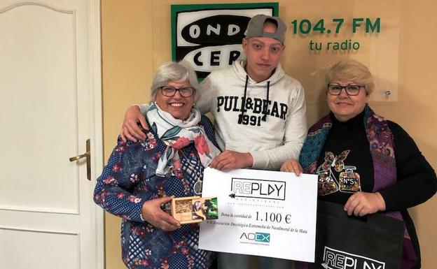 AOEX recibe 1.100 euros de la venta de un video en homenaje a un motero fallecido de cáncer