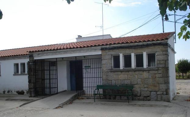 El consultorio médico de Pueblonuevo de Miramontes se traslada a la Casa de la Cultura por obras